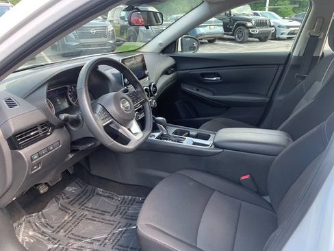Used 2023 Nissan Sentra SV w/ All-Weather Package FWD image 10