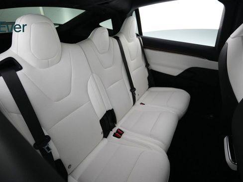 Used 2023 Tesla Model X image 5