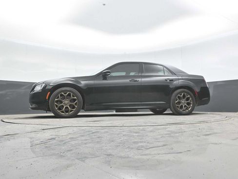 Used 2017 Chrysler 300 S w/ 300S Premium Group 2 w/2_L AWD/4WD image 25