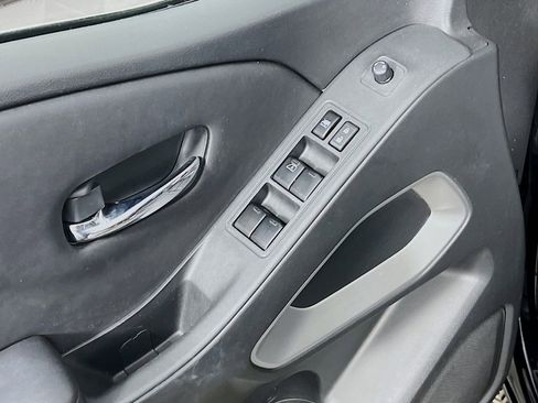 Used 2022 Nissan Frontier SV image 17