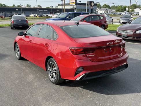 Used 2023 Kia Forte LXS FWD image 3