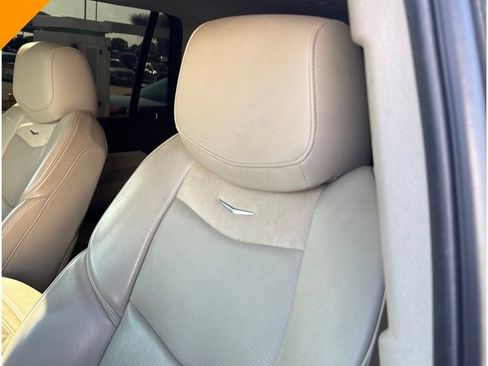 Used 2020 Cadillac Escalade Luxury RWD image 15
