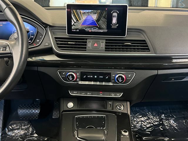 Used 2020 Audi Q5 e Premium w/ Convenience Package AWD/4WD image 35