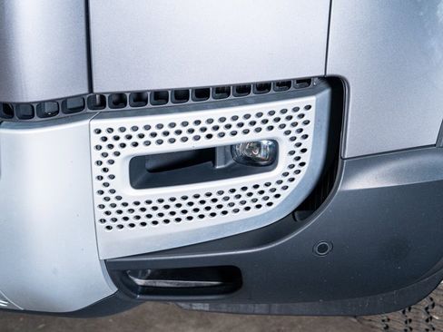 Used 2020 Land Rover Defender 110 SE image 14