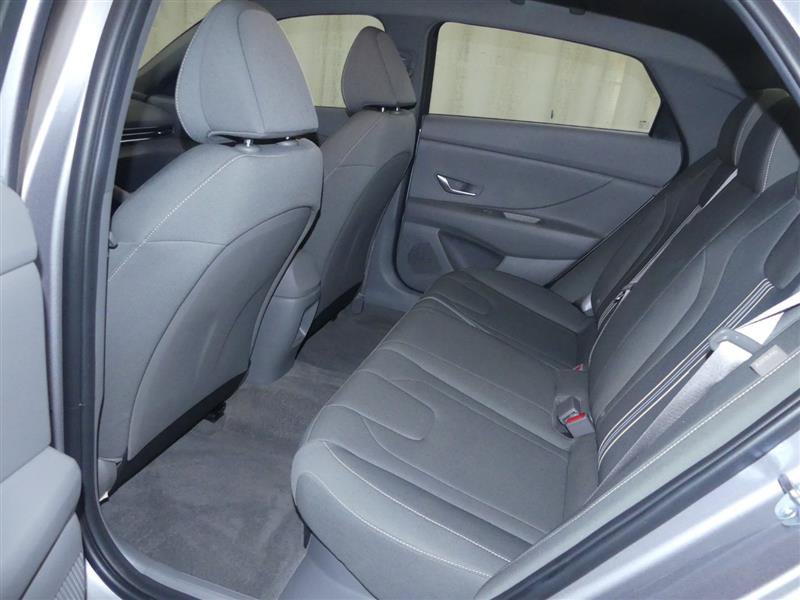 Used 2026 Hyundai Elantra Hybrid FWD image 21