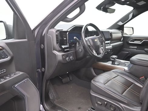 Used 2024 Chevrolet Silverado 1500 High Country w/ Technology Package RWD image 11