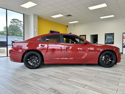 Used 2016 Dodge Charger R/T RWD image 5