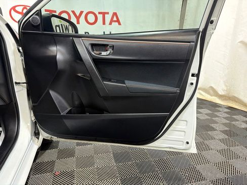 Used 2014 Toyota Corolla LE FWD image 10