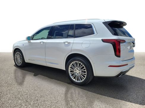 Used 2020 Cadillac XT6 Premium Luxury w/ Platinum Package AWD/4WD image 3