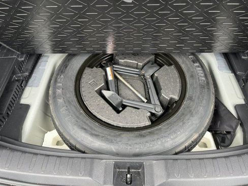 Used 2022 Toyota RAV4 XLE Premium FWD image 15