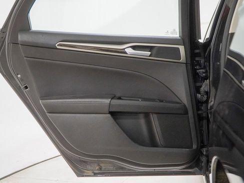 Used 2015 Ford Fusion SE w/ Equipment Group 202A image 41