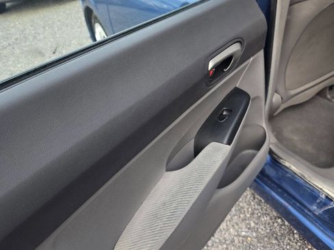 Used 2010 Honda Civic LX image 17