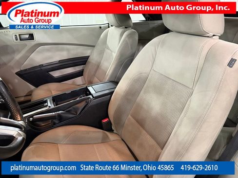Used 2011 Ford Mustang Convertible RWD image 10