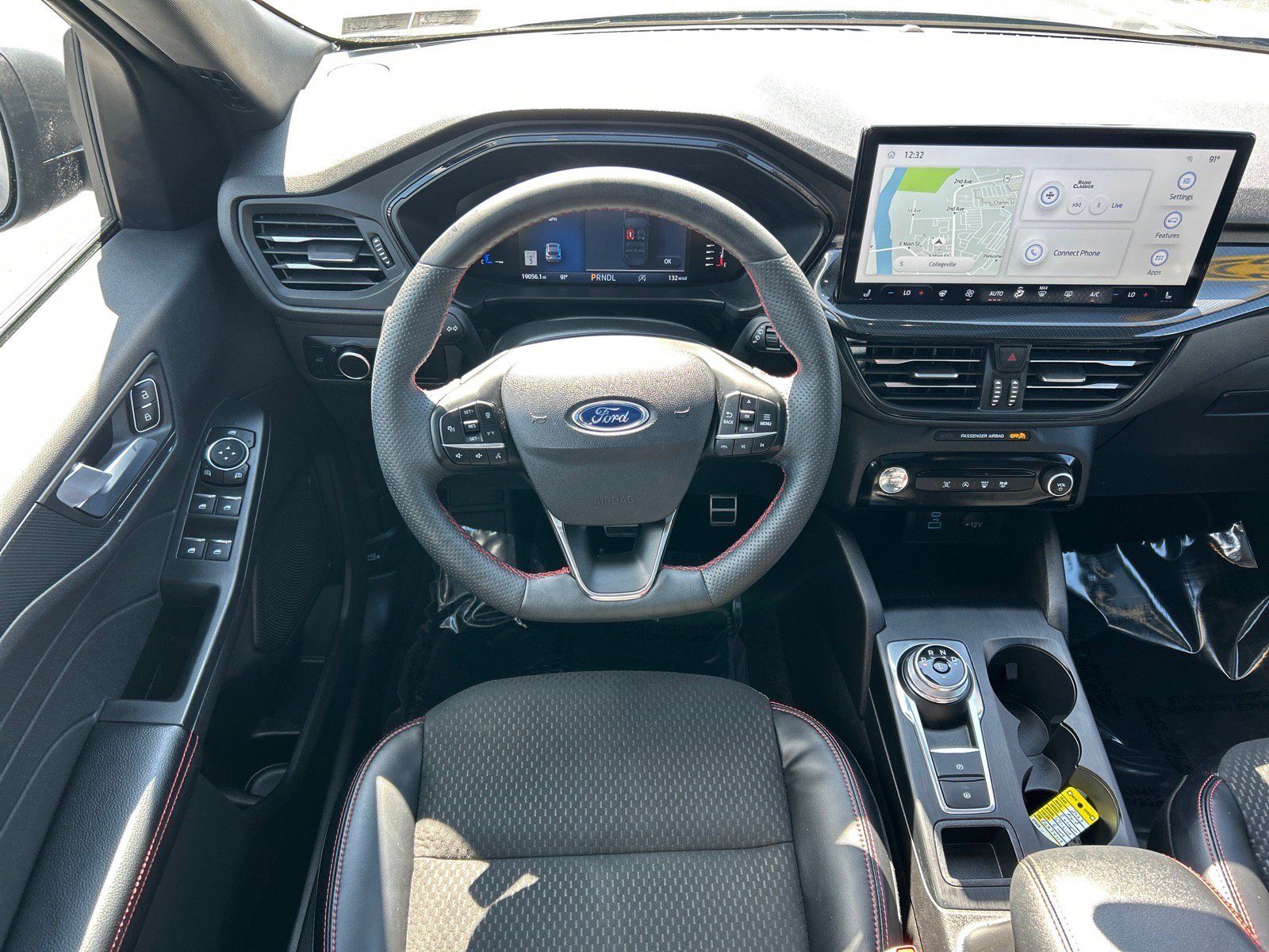 Used 2023 Ford Escape ST-Line AWD/4WD image 2