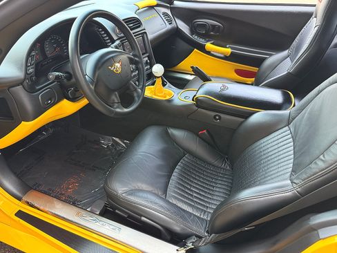 Used 2004 Chevrolet Corvette Z06 w/ Memory Package RWD image 41