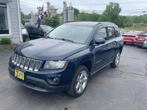 Used 2016 Jeep Compass Latitude image 1