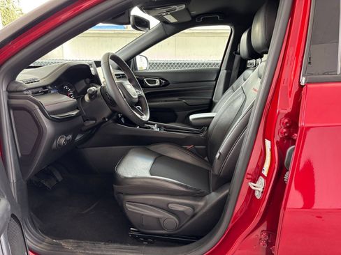 Used 2025 Jeep Compass Trailhawk AWD/4WD image 27