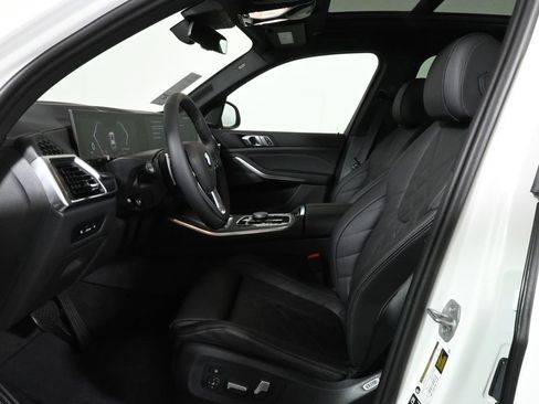 Used 2026 BMW X5 xDrive40i w/ Premium Package image 3