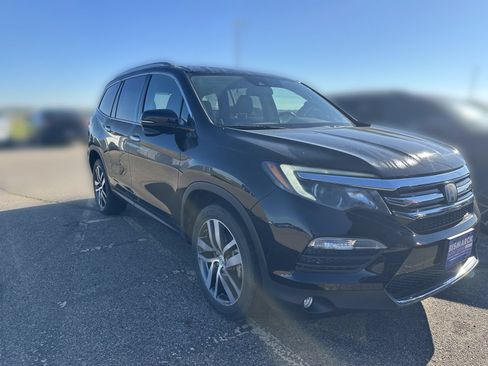 Used 2016 Honda Pilot Touring image 2