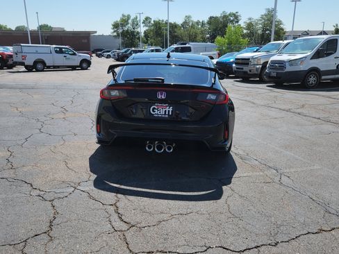 Used 2024 Honda Civic Type R image 10