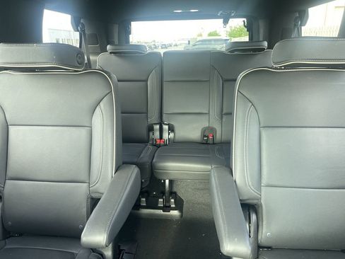 Used 2024 GMC Yukon SLT w/ SLT Luxury Package AWD/4WD image 37