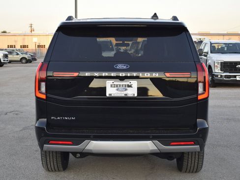 New 2025 Ford Expedition Platinum w/ Driver's Package image 5