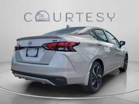 New 2025 Nissan Versa SR w/ Trunk Package FWD image 5