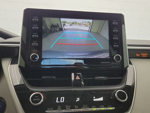 Used 2021 Toyota Corolla LE FWD image 29