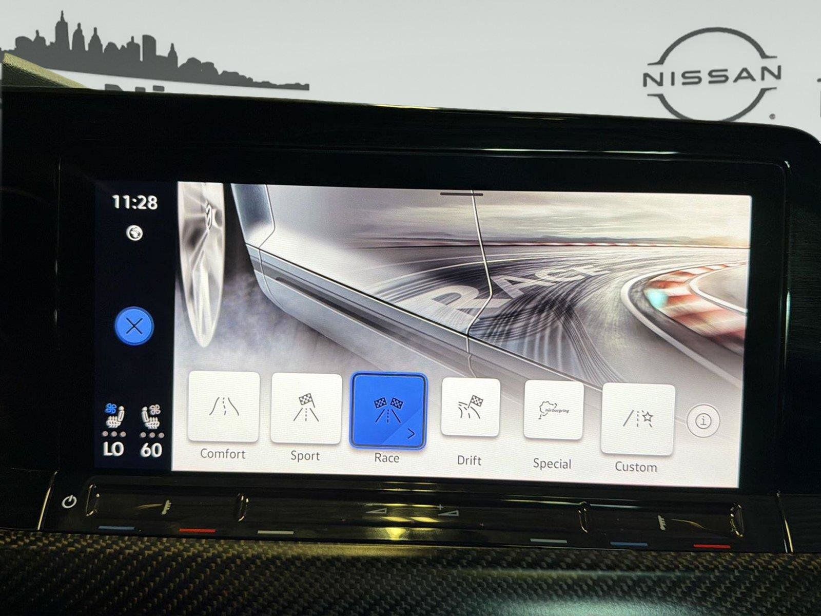 Used 2024 Volkswagen Golf R AWD/4WD image 24