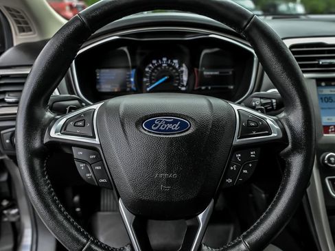 Used 2017 Ford Fusion SE w/ Fusion SE Technology Package FWD image 22