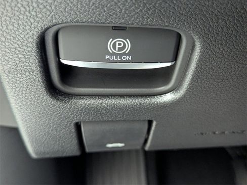 New 2025 Jeep Grand Cherokee Altitude image 14