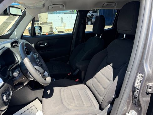 Used 2020 Jeep Renegade Latitude w/ Popular Equipment Group FWD image 15