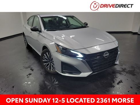 Used 2024 Nissan Altima 2.5 SV FWD image 1