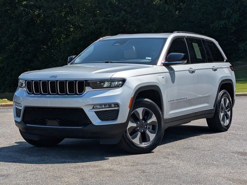 Used 2022 Jeep Grand Cherokee Limited 4xe AWD/4WD image 4