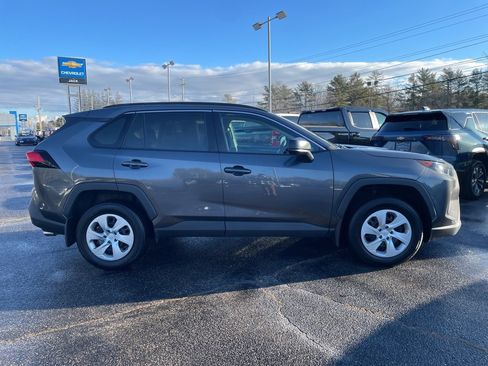 Used 2020 Toyota RAV4 LE image 10