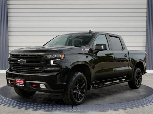 Used 2021 Chevrolet Silverado 1500 LT Trail Boss w/ Convenience Package II AWD/4WD image 3