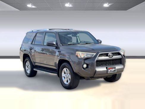 Used 2015 Toyota 4Runner SR5 image 6