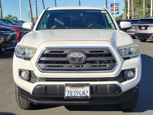 Used 2018 Toyota Tacoma SR5 image 19