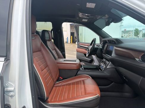 Used 2024 GMC Yukon Denali Ultimate AWD/4WD image 35