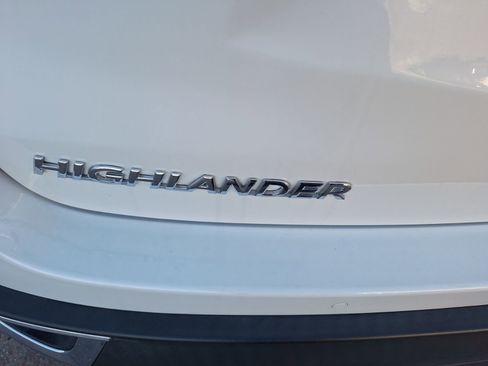 Used 2019 Toyota Highlander Limited image 13