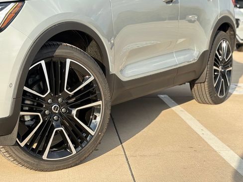 New 2026 Volvo XC40 B5 Plus w/ Protection Package Premier AWD/4WD image 7