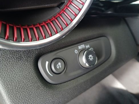 New 2026 Chevrolet Trax RS w/ Sunroof Package image 36