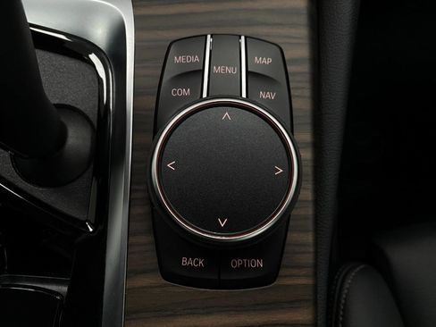 Certified 2022 BMW 530i xDrive w/ Premium Package image 27