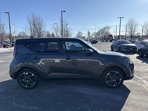 Used 2023 Kia Soul EX image 9