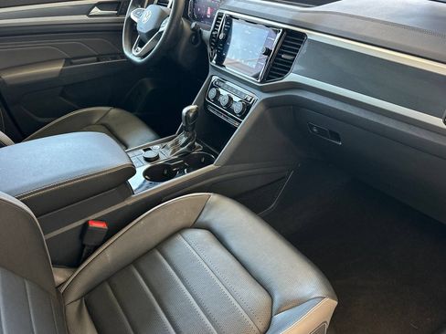 Used 2023 Volkswagen Atlas Cross Sport SEL Premium R-Line AWD/4WD image 16