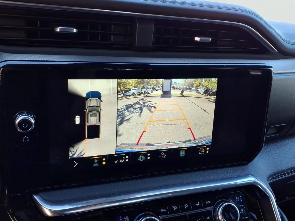Used 2023 GMC Sierra 1500 Denali w/ Technology Package AWD/4WD image 5