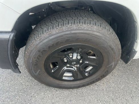 Used 2025 RAM 1500 Tradesman AWD/4WD image 10