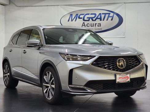 Used 2025 Acura MDX SH-AWD w/ Technology Package image 2