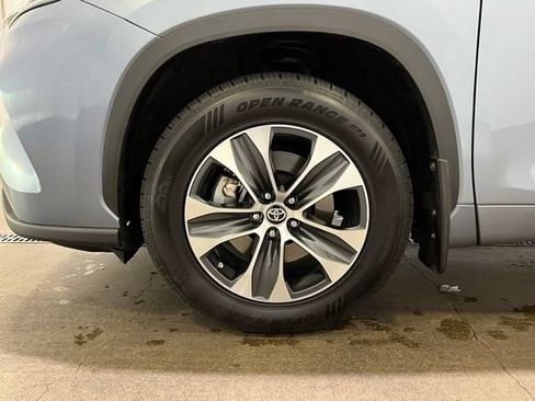 Certified 2024 Toyota Highlander XLE AWD/4WD image 27