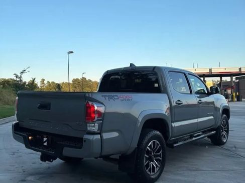 Used 2021 Toyota Tacoma TRD Sport w/ Technology Package AWD/4WD image 4